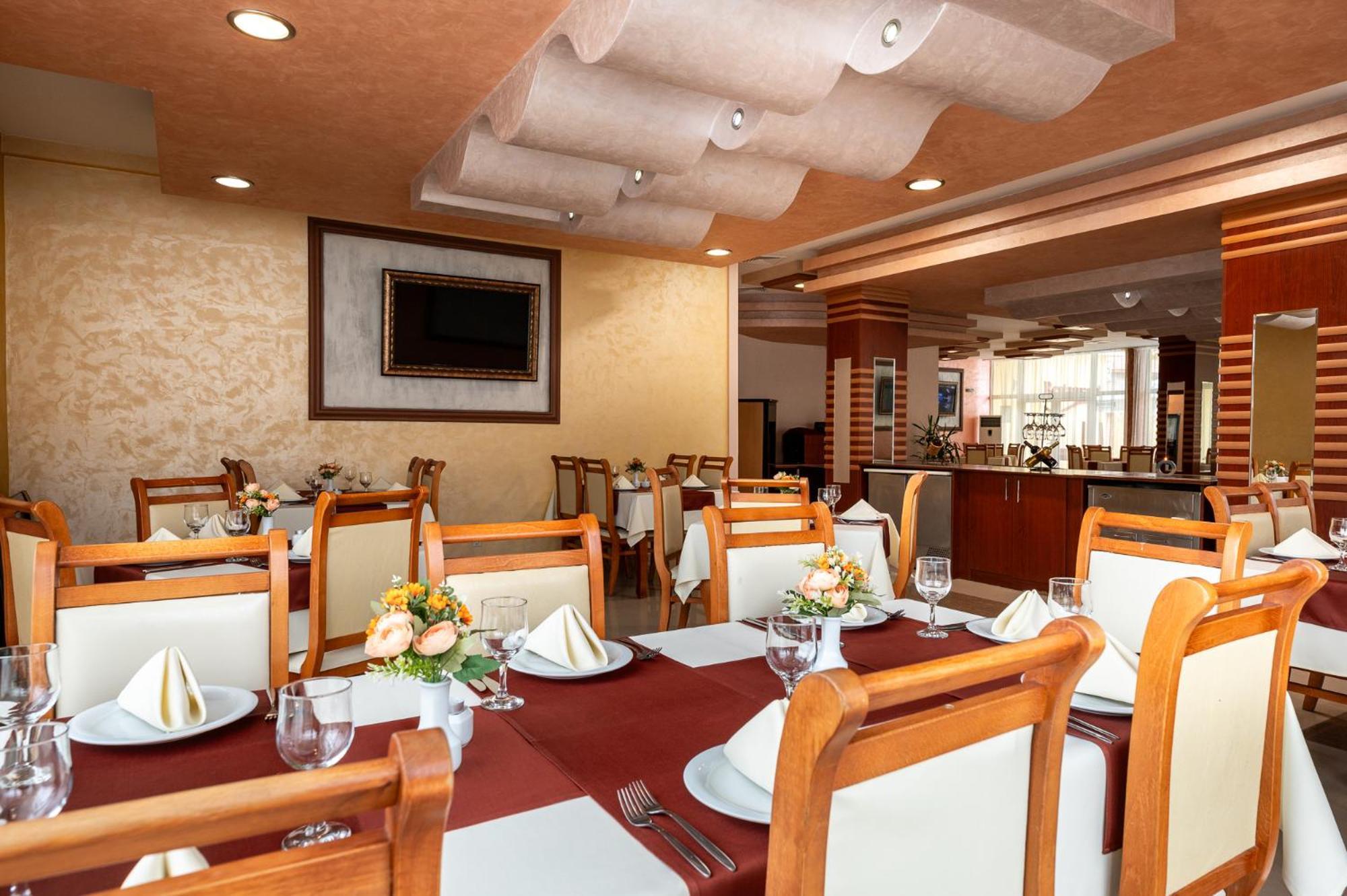 Spa Hotel Holiday Velingrad Exterior photo